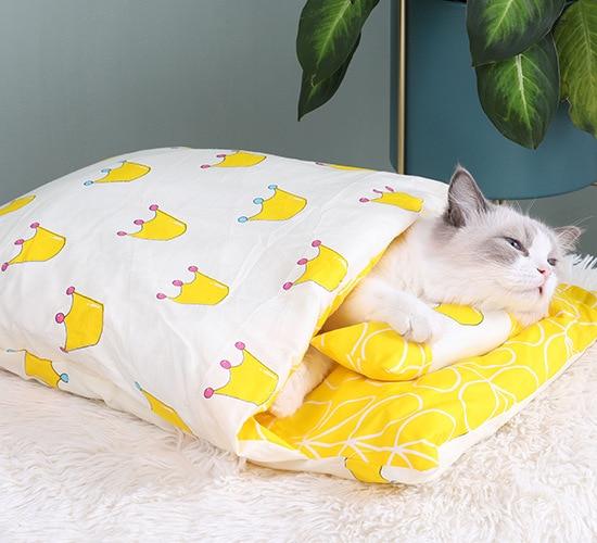 KatKamp - Extra Comfy & Warm Cat Sleeping Bag