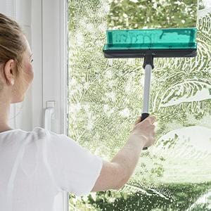 WipeDry - Multifunctional Glass Cleaning Tool With Water Collector