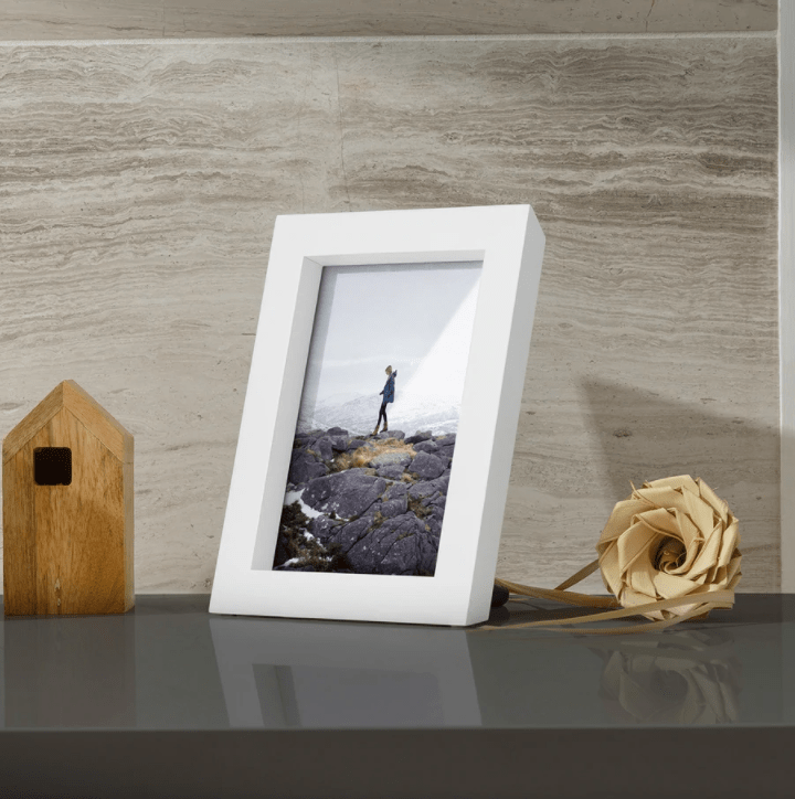 PowerFrame - Picture Frame With Wireless Charger